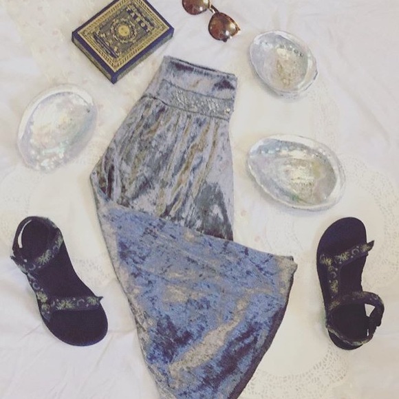 Capris - Picture 2 of 4